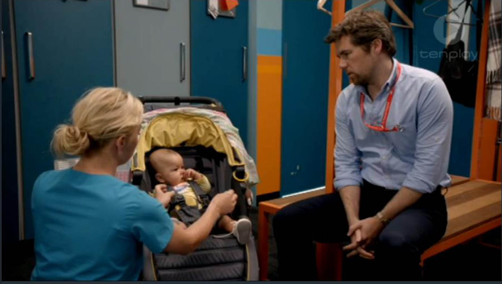 Baby Jogger stroller on Offspring S5 E7